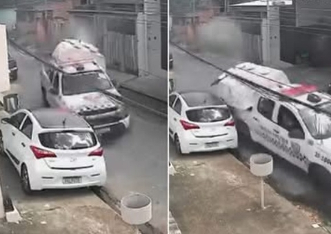 Viatura bate em carro e moto durante perseguição no Tancredo Neves