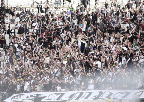 Torcidas do Vasco e Corinthians esgotam ingressos para final da Copa do Brasil em  poucas horas