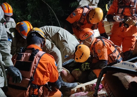 Crianças resgatadas dos destroços de prédio estão em estado grave 
