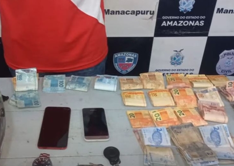 Foragido e comparsa são presos ao tentarem subornar PMs com R$ 5 mil no Amazonas