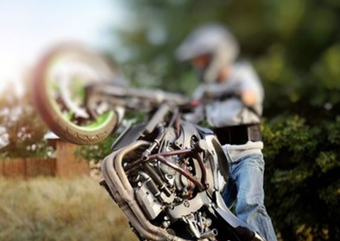 Homem morre após ser atingido por motociclista que fazia "grau" em Lábrea