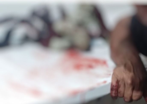 Homem é esfaqueado durante desentendimento com rival em Parintins