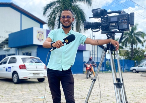 Repórter é detido por delegada durante reportagem ao vivo