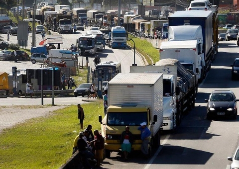 Caminhoneiros ameaçam nova paralisação após aumento do diesel