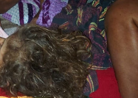 Irmãos achados em mata são transferidos em UTI aérea para Manaus; estado deles é delicado