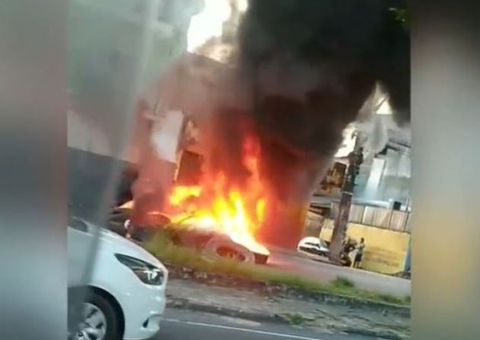 Protesto bloqueia av. Autaz Mirim e deixa trânsito caótico em Manaus
