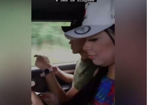 'Novinhas' postam vídeo pegando carona em viatura da PM em Manaus