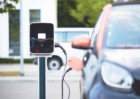 IPVA fica isento para carros elétricos e híbridos no Distrito Federal 