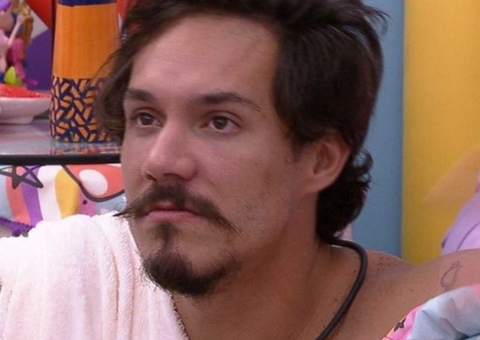 “E ficou assim?”, diz Tiago ao saber preço de harmonização facial de Eliezer