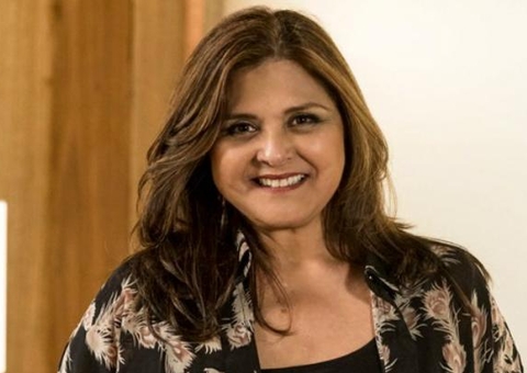 Atriz Elizangela sofre acidente doméstico e fratura os dois braços 