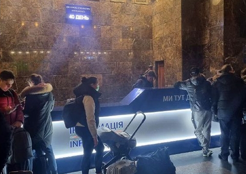 Embaixada do Brasil em Kiev anuncia trem para retirada de brasileiros