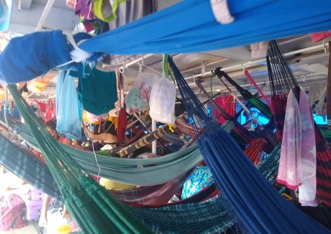 Embarcação descumpre decreto e navega com 120 passageiros no Amazonas