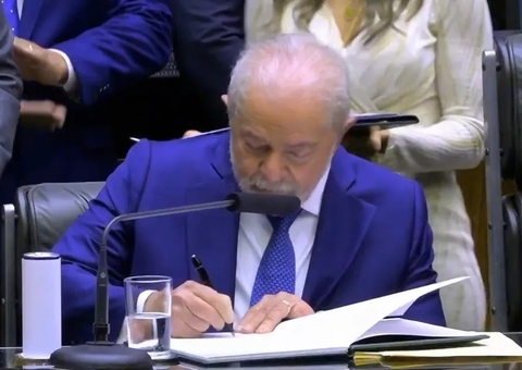 Lula é empossado presidente do Brasil pela 3ª vez