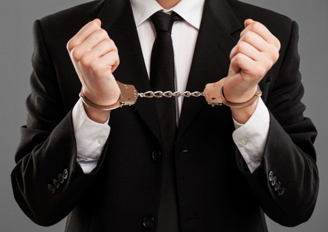 Advogado será indenizado após ser algemado em delegacia da PF