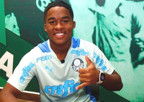 Diretor do PSG está no Brasil para ver de perto Endrick, do Palmeiras