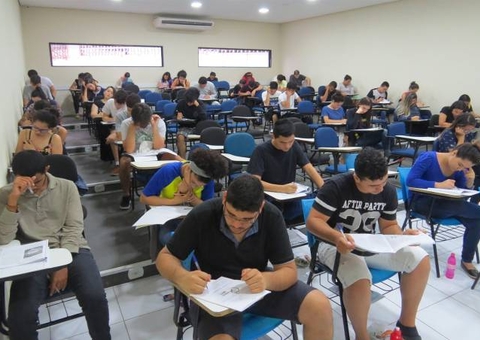 Mais de 3 milhões de candidatos realizam hoje 1° dia de provas do Enem 