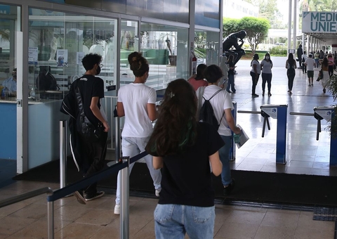 Termina hoje prazo de inscrições para Enem 2022