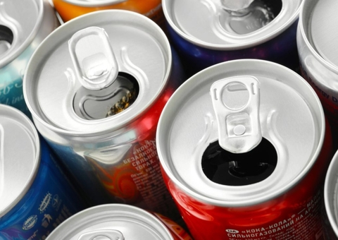 Beber energético faz bem ou mal? Entenda os efeitos e riscos do consumo