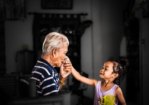 Boa relação com netos é fundamental para a saúde mental de idosos