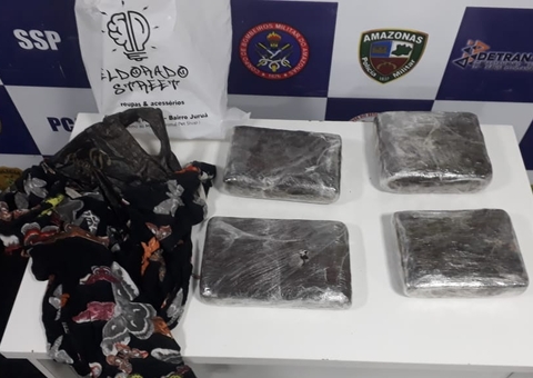 Dupla é detida com 4 kg de skunk em banheiro de embarcação no Amazonas 