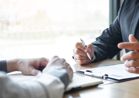 Homem é preso enquanto fazia entrevista de emprego em Manaus