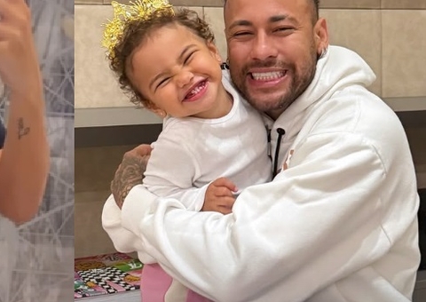 Com Covid, Neymar é criticado ao surgir em foto abraçado à filha de 1 ano
