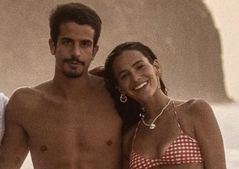Enzo Celulari manda flores para Bruna Marquezine e se declara
