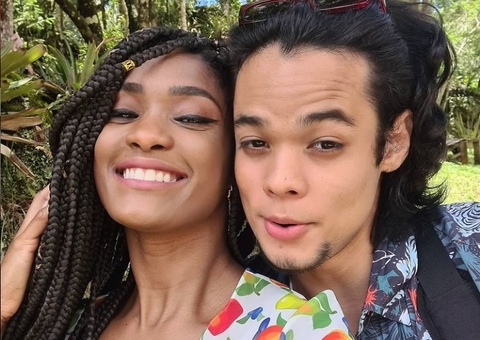 Com 14 anos de diferença, Erika Januza diz que tem neura sobre engravidar de filho de Nakamura