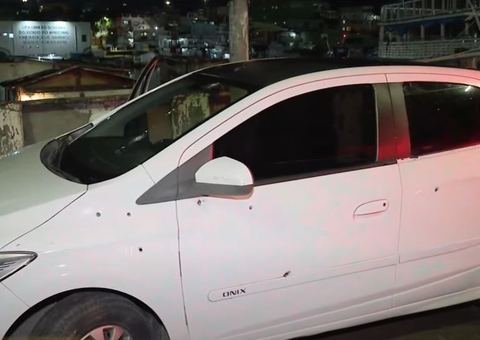Dupla tem carro crivado de balas enquanto chegava para executar rivais em Manaus