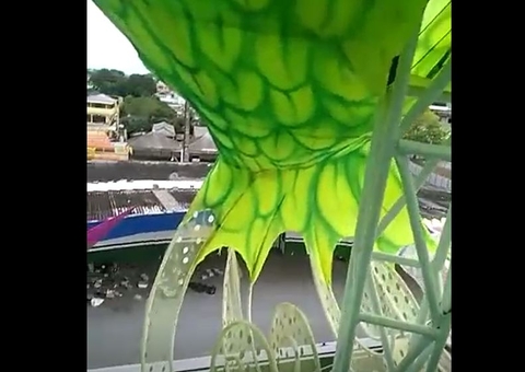 Vídeo mostra integrantes com medo em alegoria antes de tragédia no Festival de Cirandas de Manacapuru