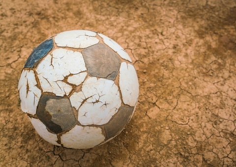 Jovem é morto a tiros enquanto assistia jogo de futebol em Iranduba