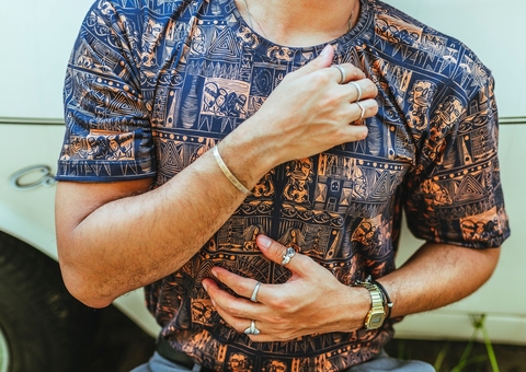 Manart Galeria lança estampa inspirada na obra Amazônia Ancestral