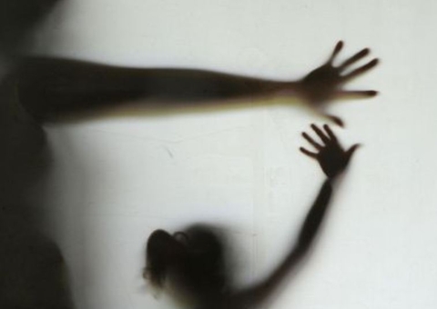 Adolescente flagra padrasto tentando estuprar irmã de 3 anos em Manaus