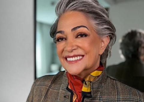 Influencer que viralizou com dicas de etiqueta é internada após AVC e amigos reagem: 'História mal explicada'