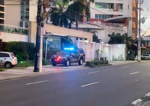 Operação da PF cumpre mandados em condomínio em Manaus
