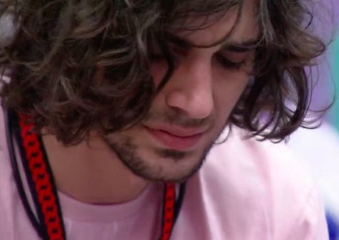 Fiuk está em abstinência de remédios para depressão, revela equipe