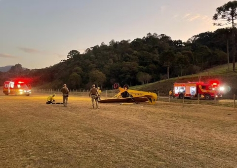 Homem morre e mulher fica gravemente ferida durante queda de avião em SC