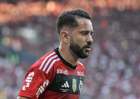Flamengo e Everton Ribeiro têm primeira conversa por renovação de contrato