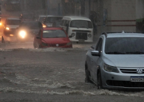 Manaus entra em estado de atenção devido a alerta de alagamentos no fim de semana