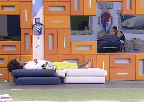 Arthur e Lumena viram a madrugada de plantão no Big Fone 