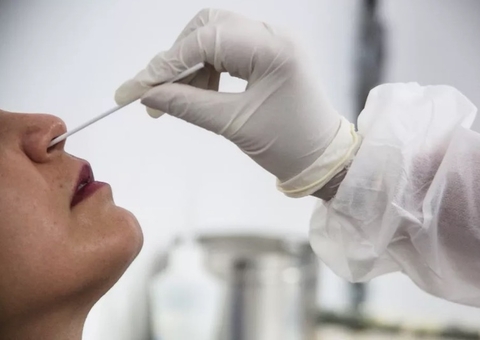 Variante descoberta em Manaus tem dobro da carga viral, diz Fiocruz