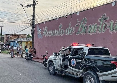 Homem é executado em festa infantil quando estava com filho no colo em balneário de Manaus