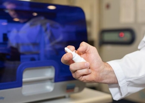 Spray contra Covid-19 será enviado para análise da Anvisa, afirma Bolsonaro