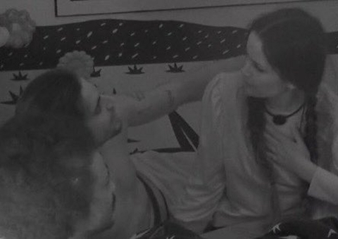 Viih Tube chama Juliette de ‘talarica’ após sister dormir com Fiuk