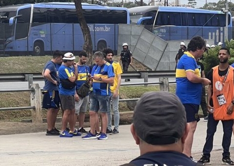 Torcedores do Boca Juniors são barrados com ingressos falsos no Maracanã