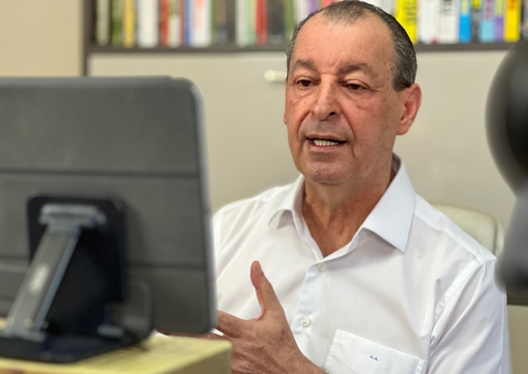 Omar diz que Marina Silva é radical e tem uma trave nos olhos