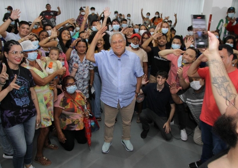 Amazonino debate com jovens alternativas para mercado e oportunidades na UEA