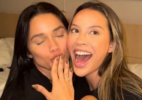 Eva e Renata comemoram ‘bodas de prata’ e trocam alianças 