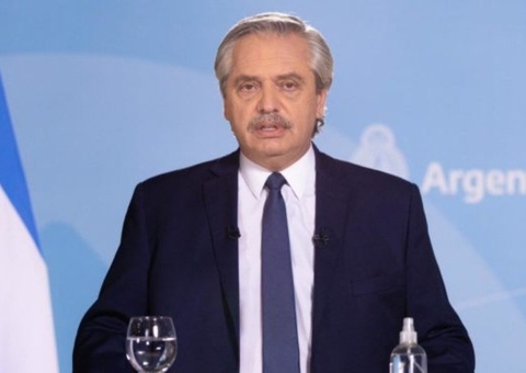 Presidente da Argentina diz que 'brasileiros vieram da selva' e gera polêmica