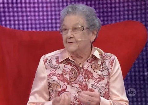 Palmirinha contou em livro que sua mãe tentou obrigá-la a se prostituir